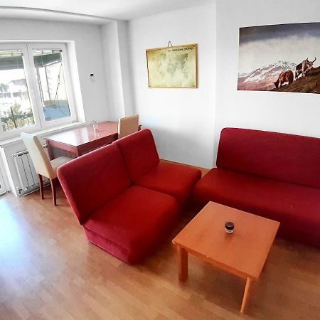 Wild Innu Apartment Skopje Ngoại thất bức ảnh