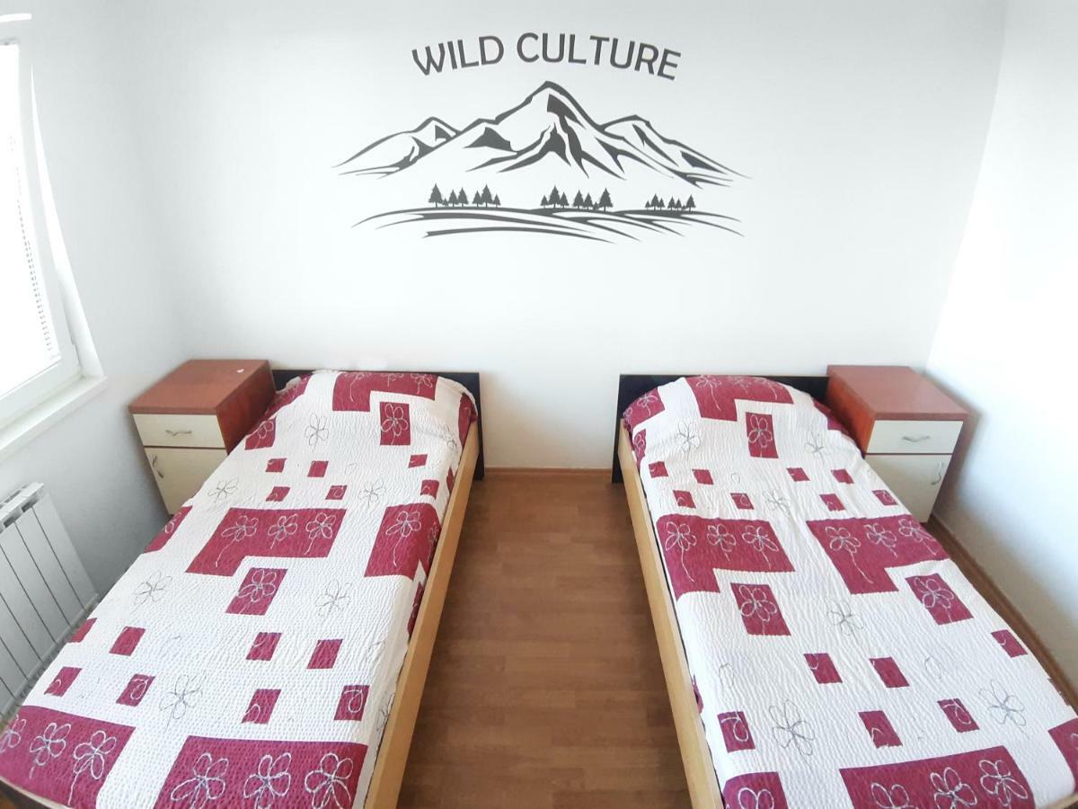 Wild Innu Apartment Skopje Ngoại thất bức ảnh